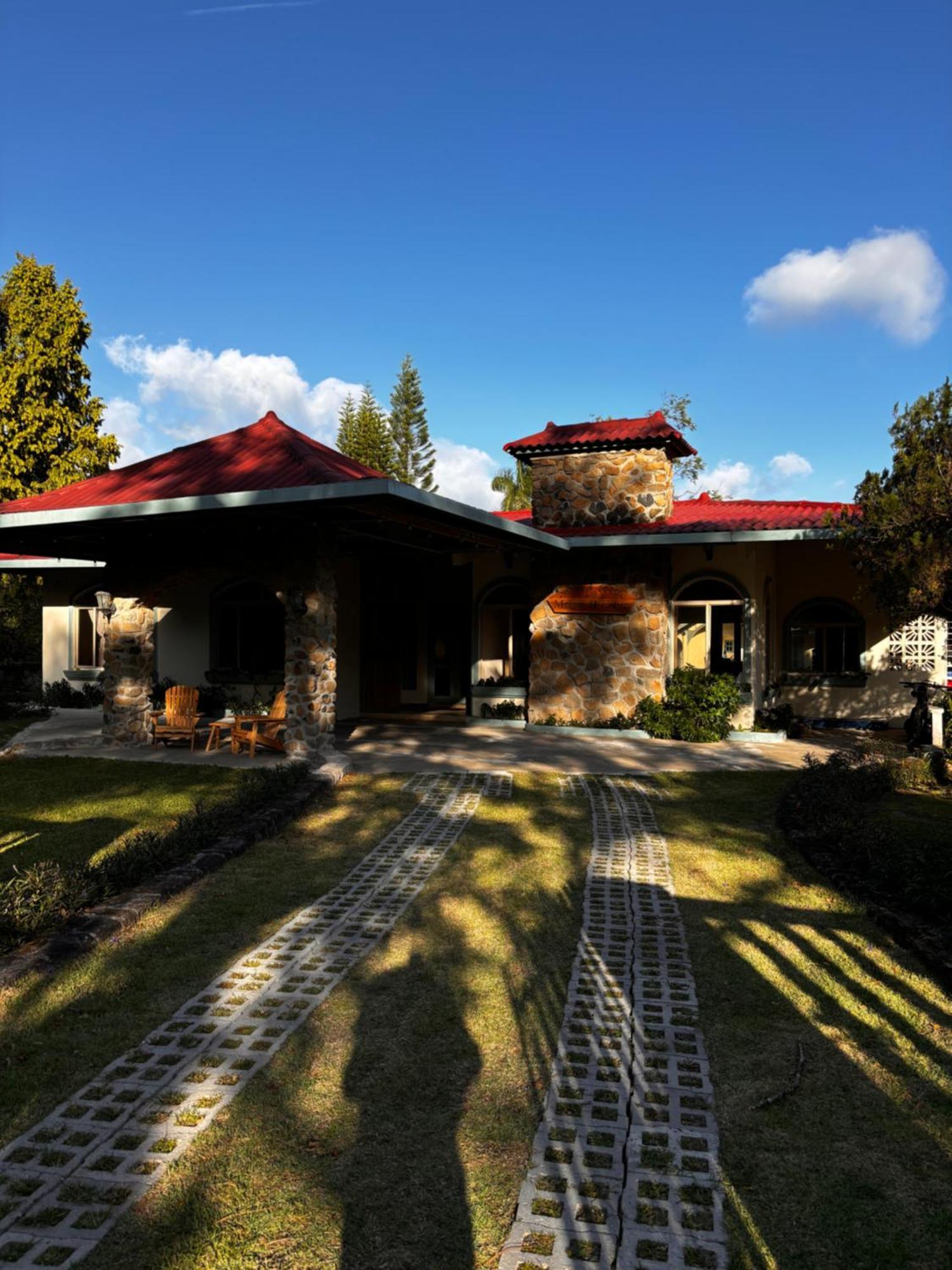 La Maison D' Ivonne Antón Esterno foto
