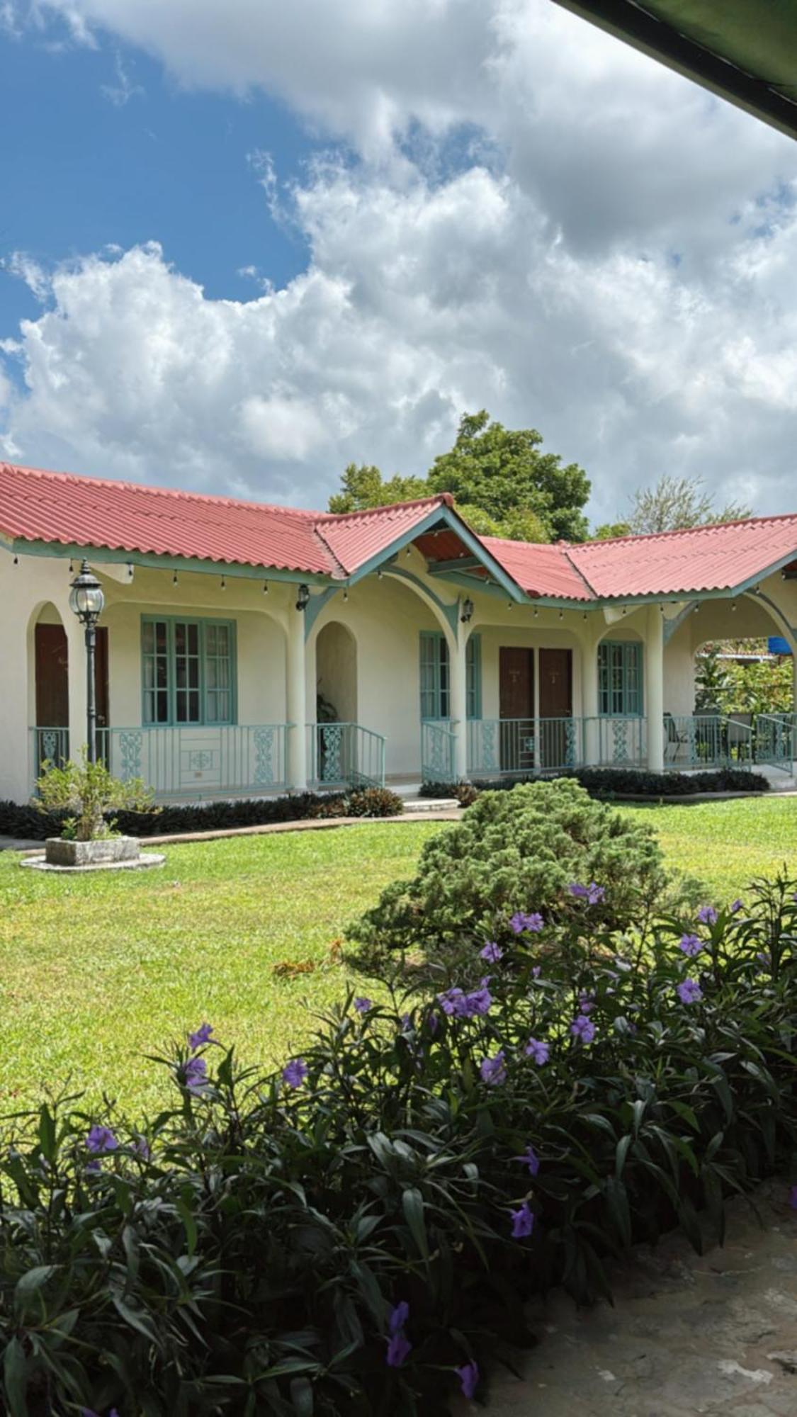 La Maison D' Ivonne Antón Esterno foto